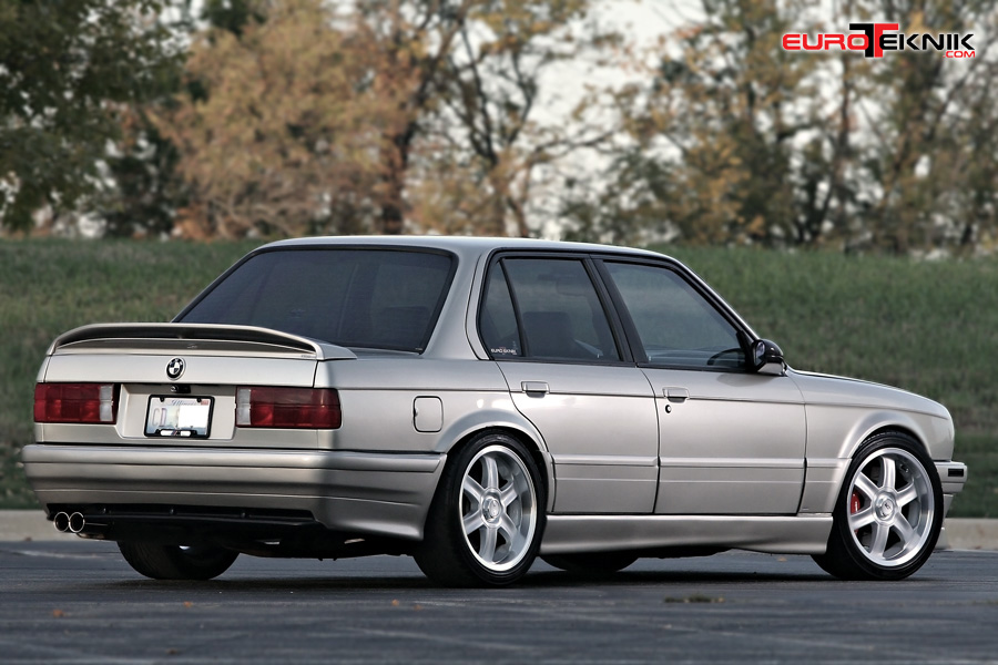 The golden e30 photoshoot thingy 56k go get something to eat